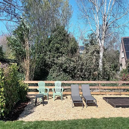 With Garden Views Villa Groet