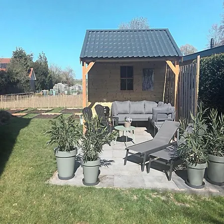 With Garden Views * Groet